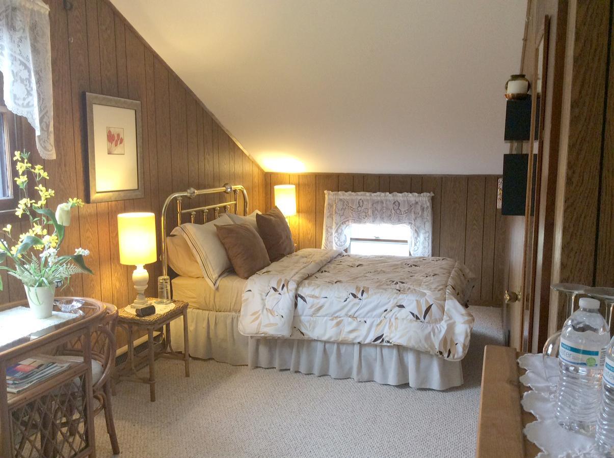 Firefly Bed & Breakfast Lincoln Екстериор снимка