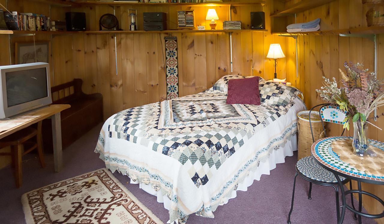 Firefly Bed & Breakfast Lincoln Екстериор снимка