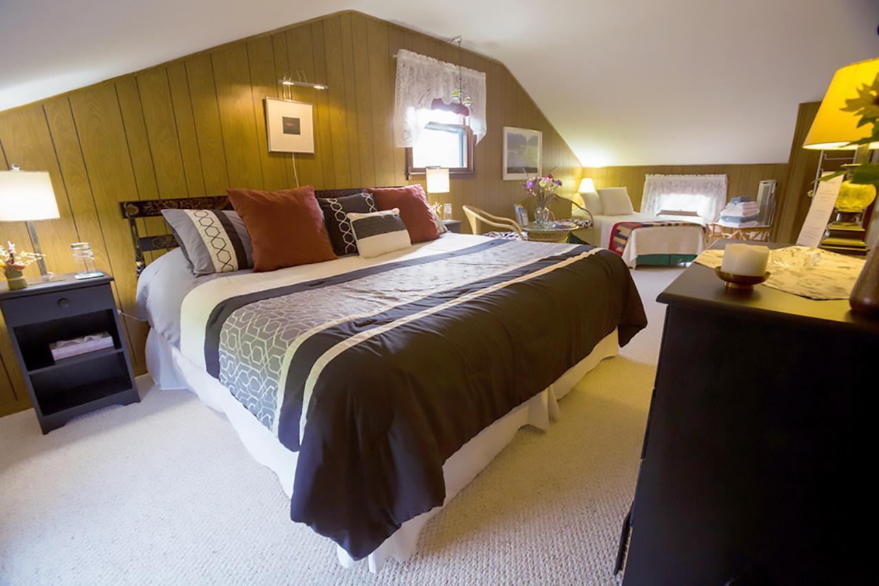 Firefly Bed & Breakfast Lincoln Екстериор снимка