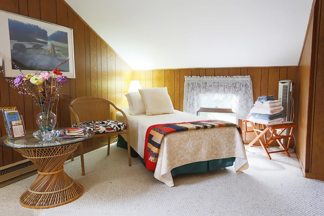 Firefly Bed & Breakfast Lincoln Екстериор снимка