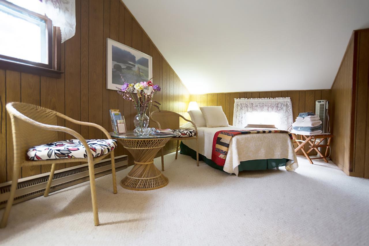 Firefly Bed & Breakfast Lincoln Екстериор снимка
